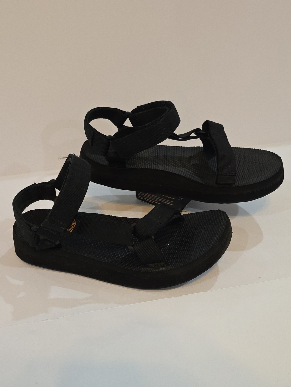 Teva Women’s Black Athletic Strap Sandals Size 8